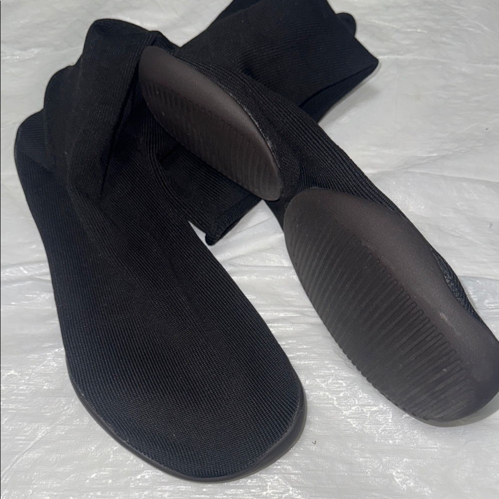 Yeezy Triple Black Knit Sneakers